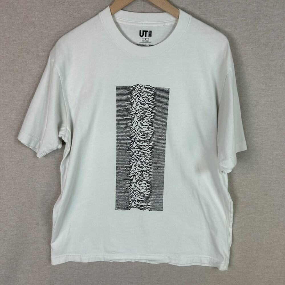 Uniqlo x Peter Saville Mens Tshirt Size S Japanese Joy Division Unknown Pleasure